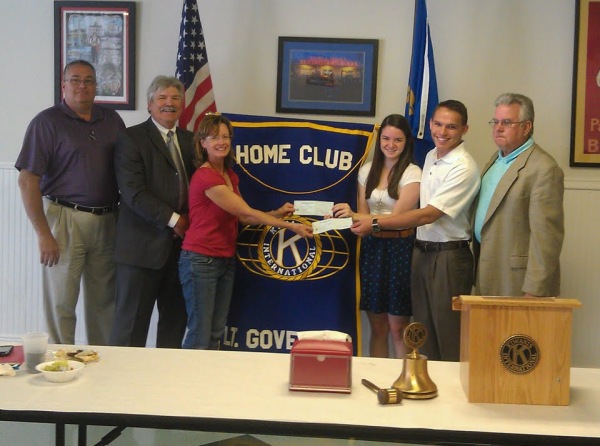 ST. BERNARD KIWANIS RECOGNIZES THEIR SCHOLARSHIP RECIPIENTS